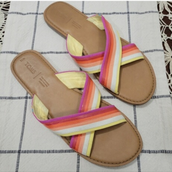 Tom's The Original 1 for 1 Company Women's Viv Striped Flats Slides Slipon Sanda - Picture 3 of 9